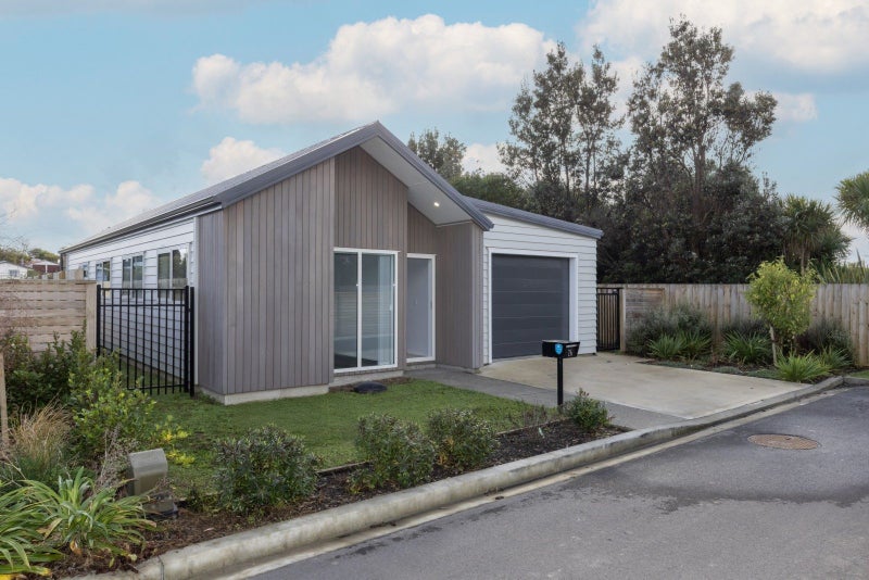 26 Koru Loop, Paraparaumu - Carousel 1