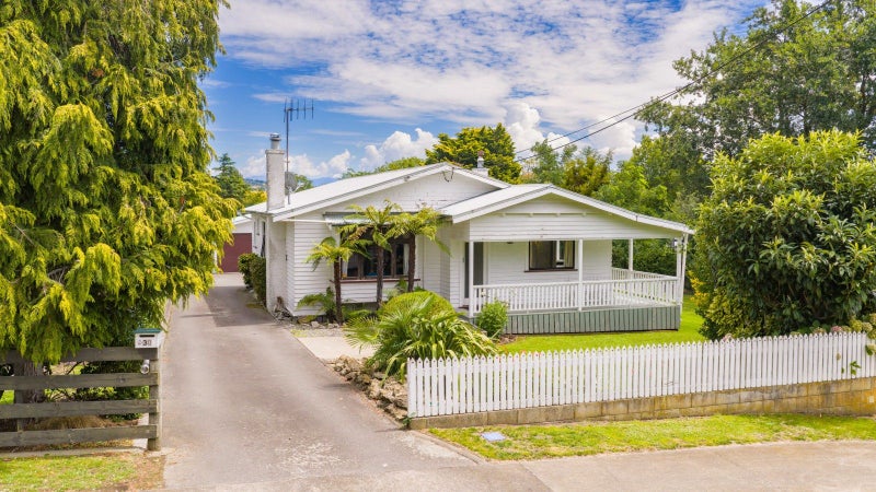 30 Racecourse Road, Waipukurau, Waipukurau - Carousel 1