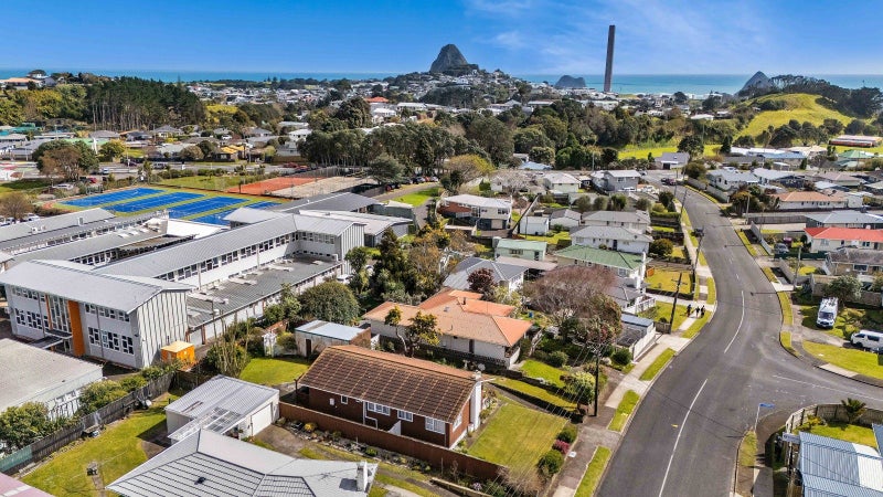 18 Belair Avenue, Blagdon, New Plymouth - Carousel 2