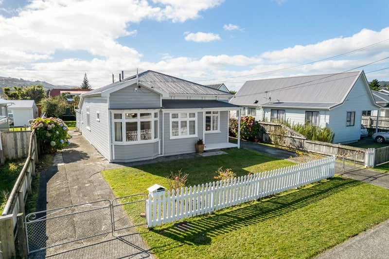 11 North Street, Petone, Lower Hutt - Carousel 2