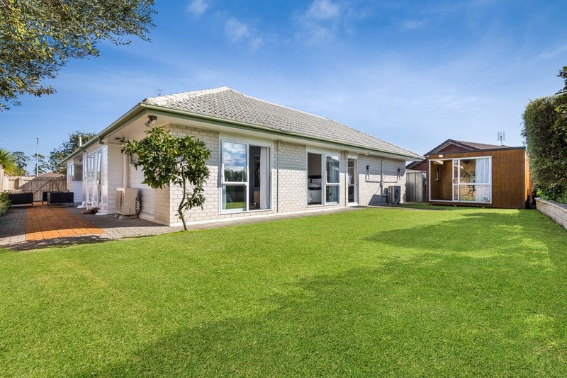 61 Frank Nobilo Drive, Golflands, Auckland - Carousel 2