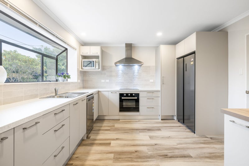 121 Prestons Road, Redwood, Christchurch City, Canterbury - Carousel 2