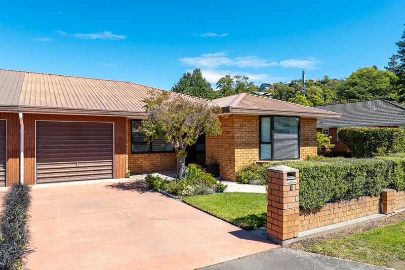 1/1 Torvill and Dean Lane, Cashmere, Christchurch - Carousel 1