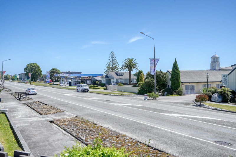 61A Hampden Street, Hokitika - Carousel 33