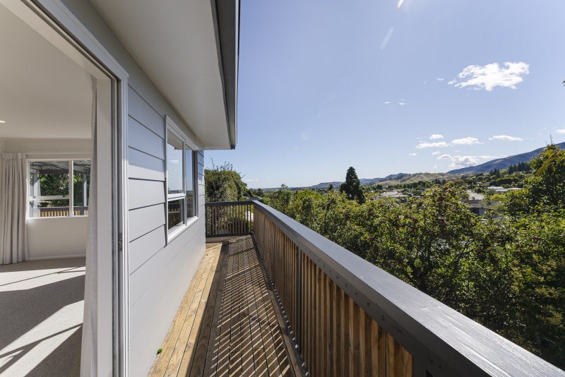 40C Churchill Avenue, Richmond - Carousel 1