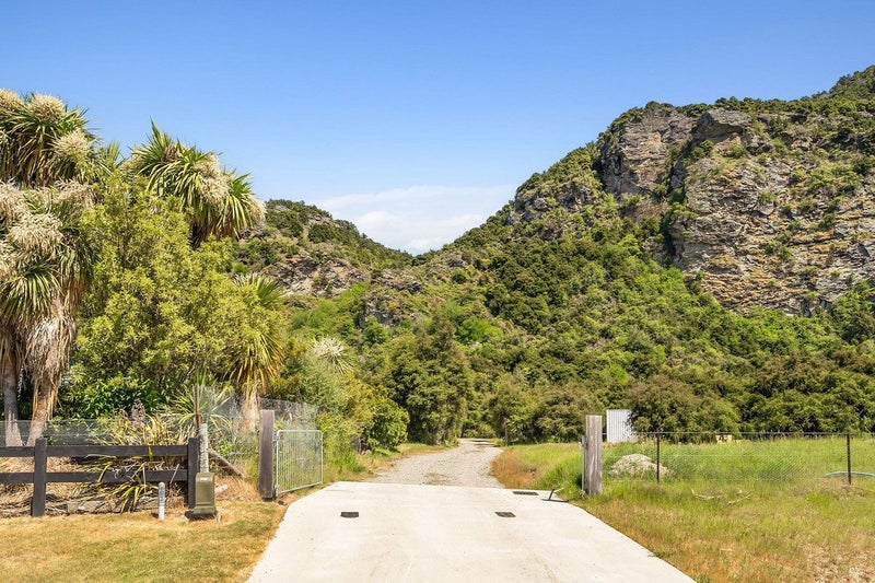 13 Ewing Place, Albert Town, Wānaka - Carousel 1