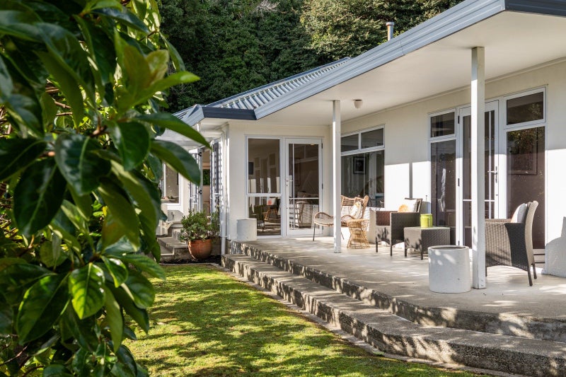 9 Amner Place, Bluff Hill, Napier - Carousel 1