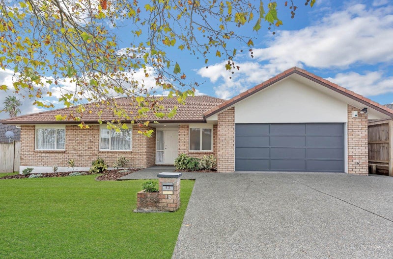12 Gilford Place, East Tamaki Heights, Auckland - Carousel 1