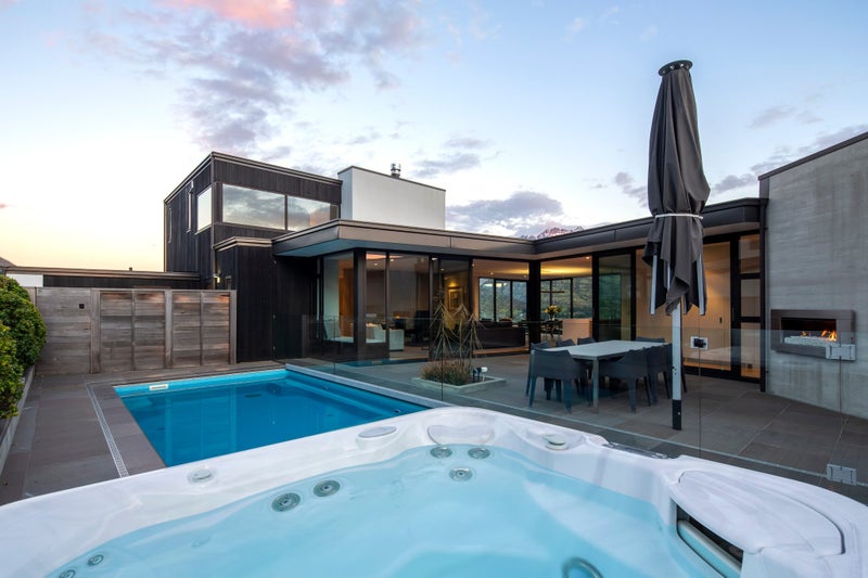 61 Highview Terrace, Queenstown, Queenstown - Carousel 1