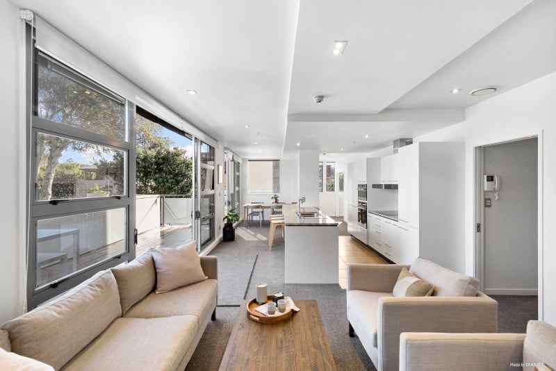 111/16 Huron Street, Takapuna, Auckland - Carousel 2
