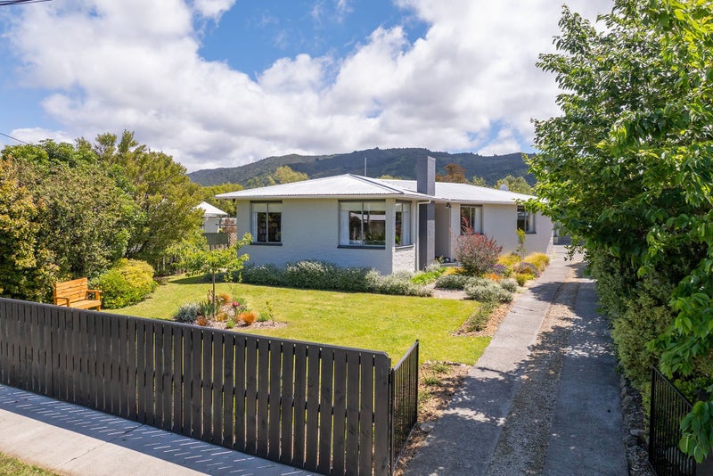13 Farrier Grove, Featherston - Carousel 1
