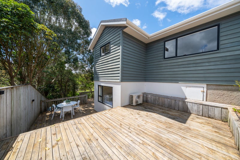 5 Ashfield Grove, Churton Park, Wellington - Carousel 2