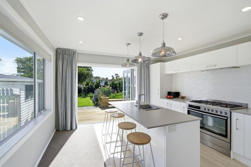 8 Yale Street, Spreydon, Christchurch - Carousel 1