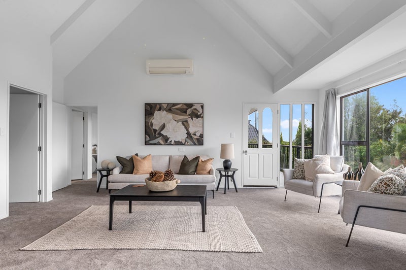 6 PEMBRIDGE LANE, Westmorland, Christchurch - Carousel 2