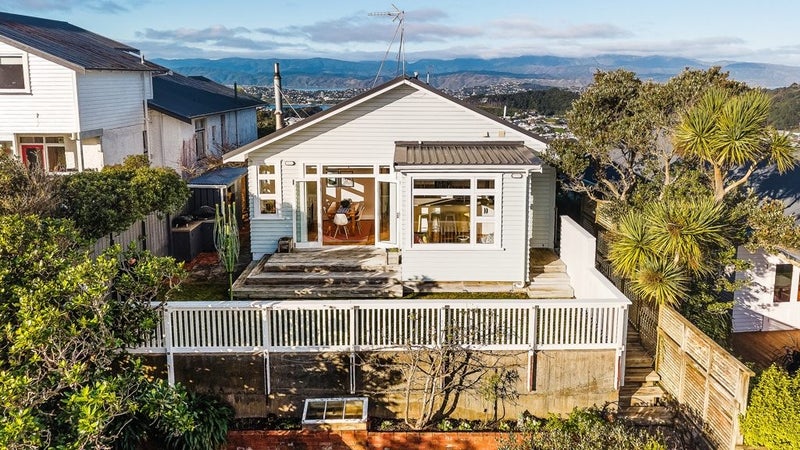 26 Mills Road, Brooklyn, Wellington - Carousel 1