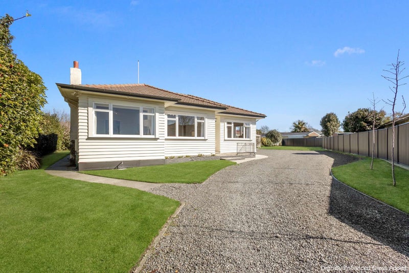 221 St Leonards Ave, Saint Leonards, Hastings - Carousel 1