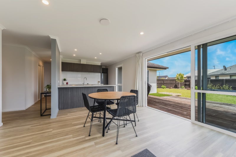 8 Carmine Crescent, Appleby, Richmond - Carousel 1