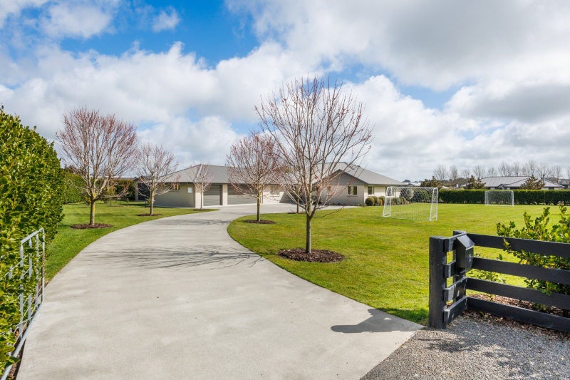 25 Roots Street East, Feilding, Feilding - Carousel 1