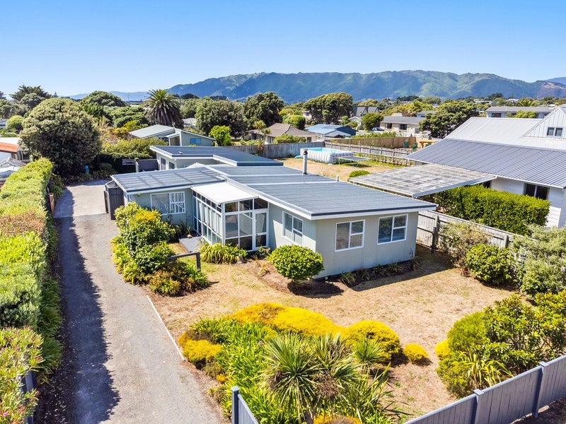 5 Eruini Street, Waikanae Beach, Waikanae - Carousel 1