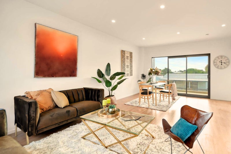 723B Massey Road, Mangere, Auckland - Carousel 1