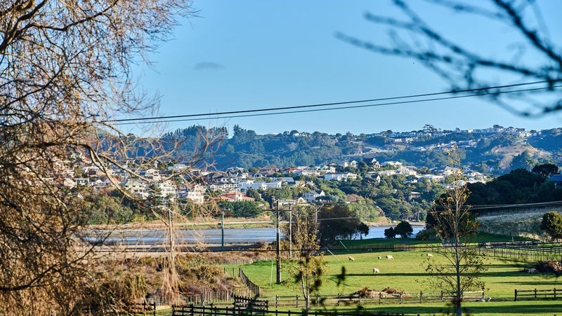 138 Paekakariki Hill Road, Pauatahanui, Porirua - Carousel 1
