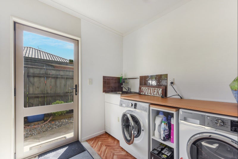2 Heritage Crescent, Richmond, Richmond - Carousel 21