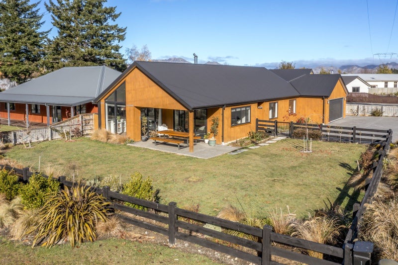 1 Dumblane Way, Hanmer Springs, Hanmer Springs - Carousel 1