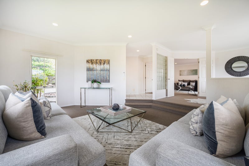 8 Artesia Close, Shamrock Park, Auckland - Carousel 2