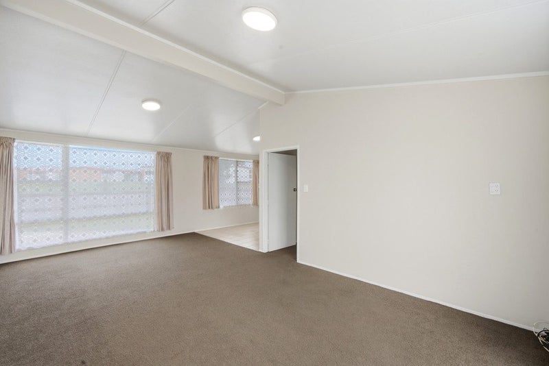 6 Comet Crescent, Mangere, Auckland - Carousel 2