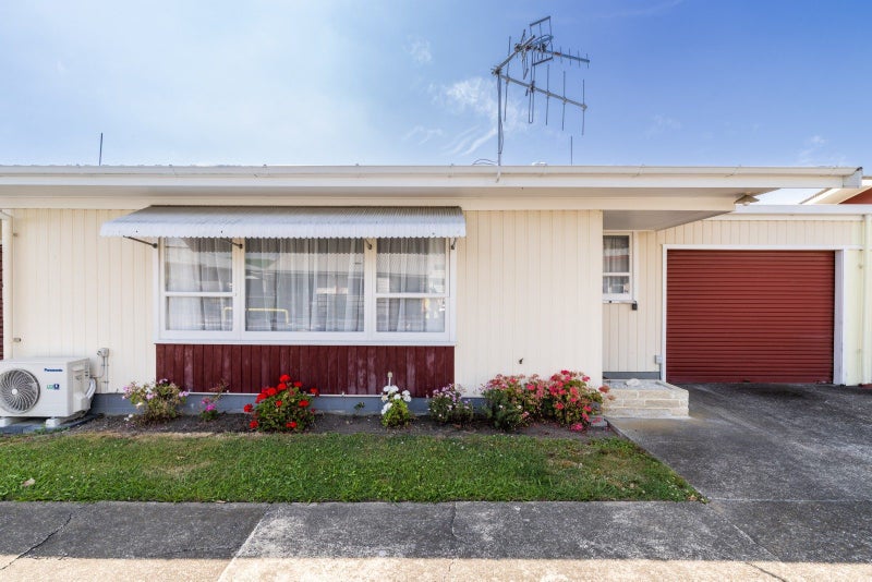 2/24 WHITE STREET, TARADALE, NAPIER - Carousel 15