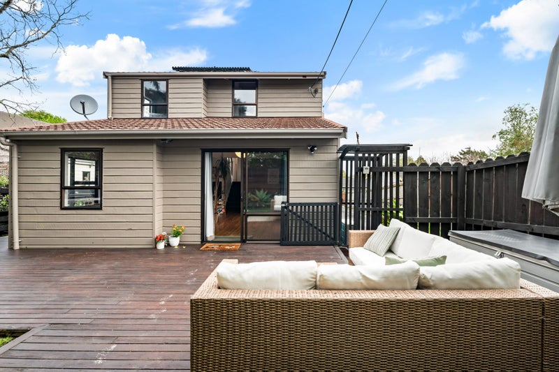 2/73 BEACH HAVEN RD, Beach Haven, North Shore City - Carousel 1