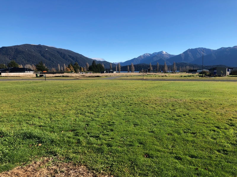1 Cunaris Way, Te Anau, Te Anau - Carousel 2