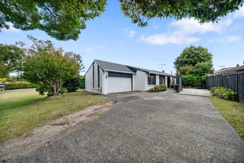 26 Ashdown Place, Pahurehure, Papakura - Carousel 1