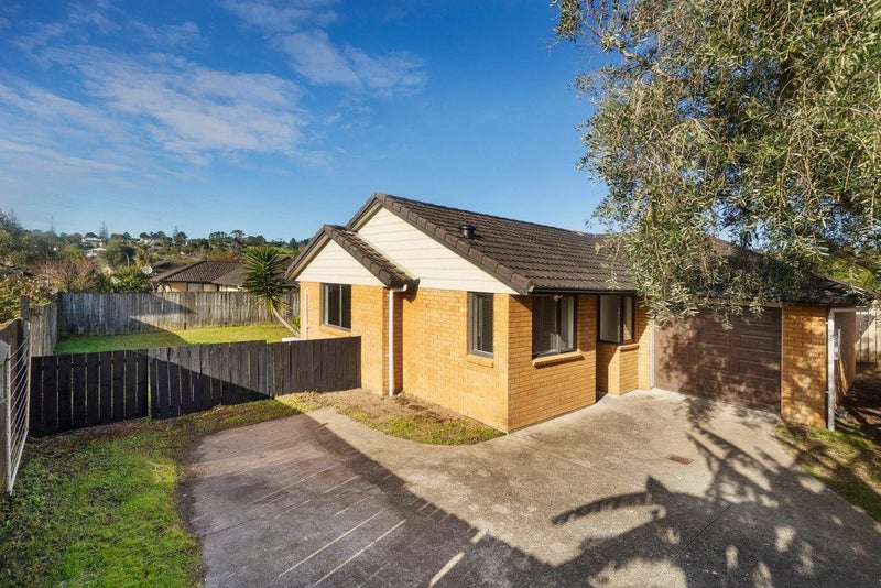 36 Misty Valley Drive, Henderson, Auckland - Carousel 1