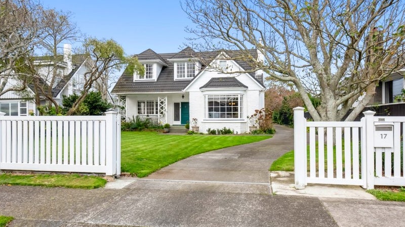 17 Chilton Grove, Hutt Central, Lower Hutt - Carousel 1
