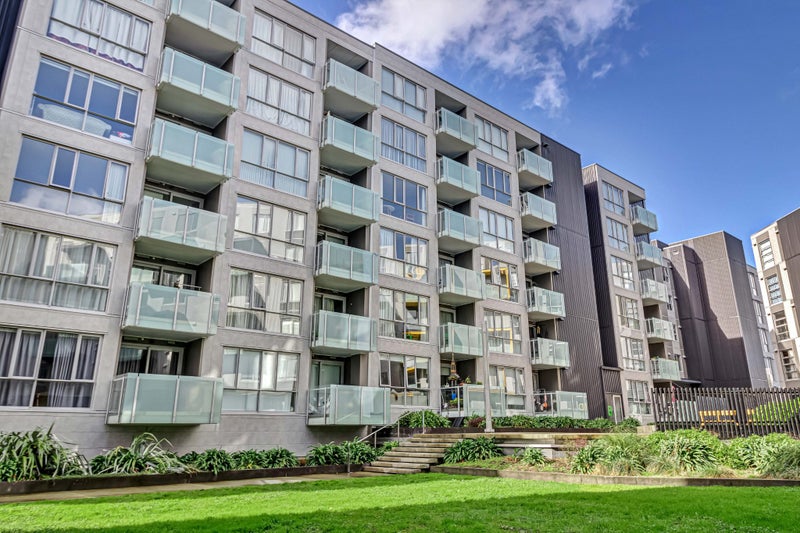 407/3 Rose Garden Lane, Albany, Auckland - Carousel 2