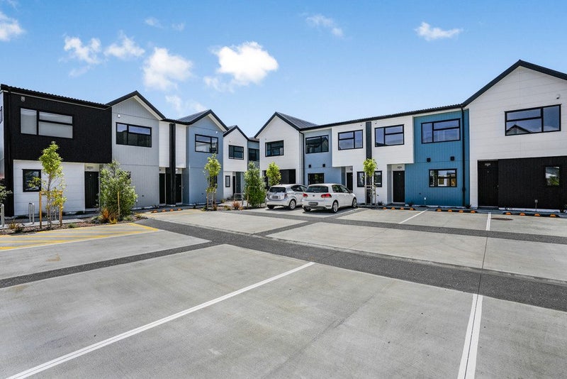 8/15 Brook Street, Waiwhetu, Lower Hutt - Carousel 1