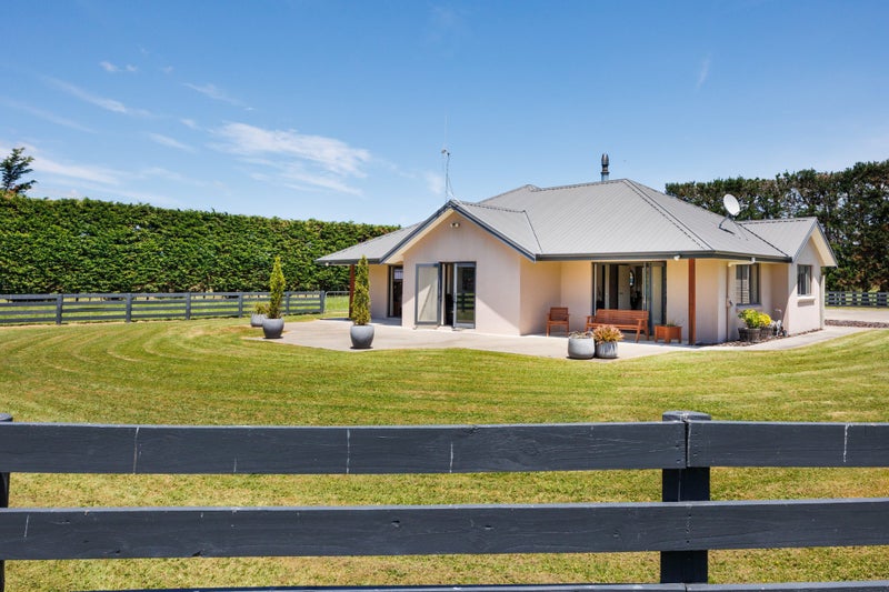 118 Clevely Line, Bunnythorpe, Palmerston North - Carousel 26