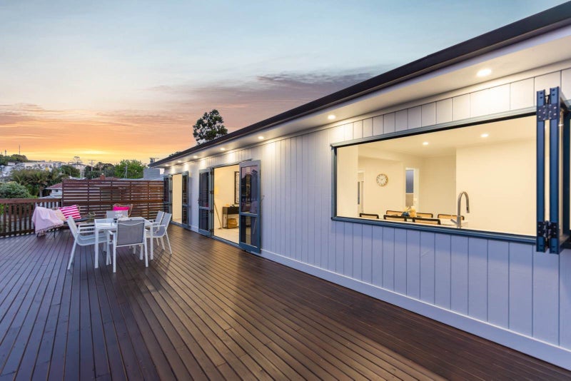 1/547 East Coast Road, Browns Bay, Auckland - Carousel 2