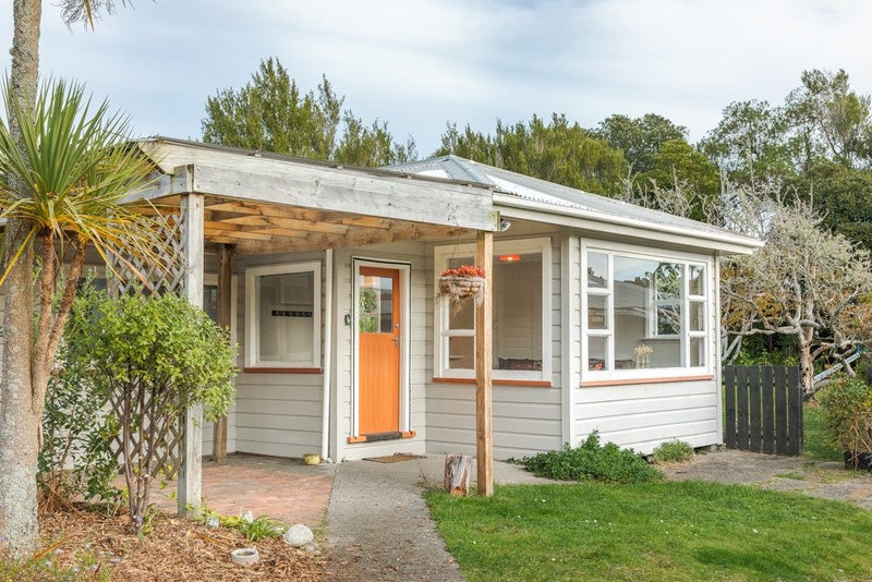 6 Golf Links Road, Carters Beach, Westport - Carousel 2