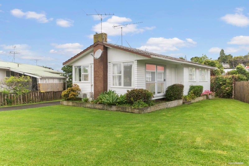 18 Lingfield Street, Glenfield, Auckland - Carousel 1