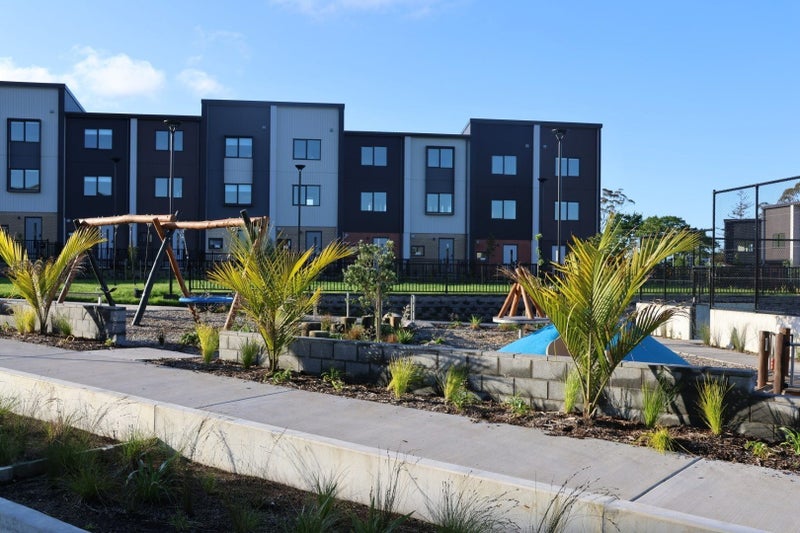 9/474 West Coast Road, Glen Eden, Auckland - Carousel 14