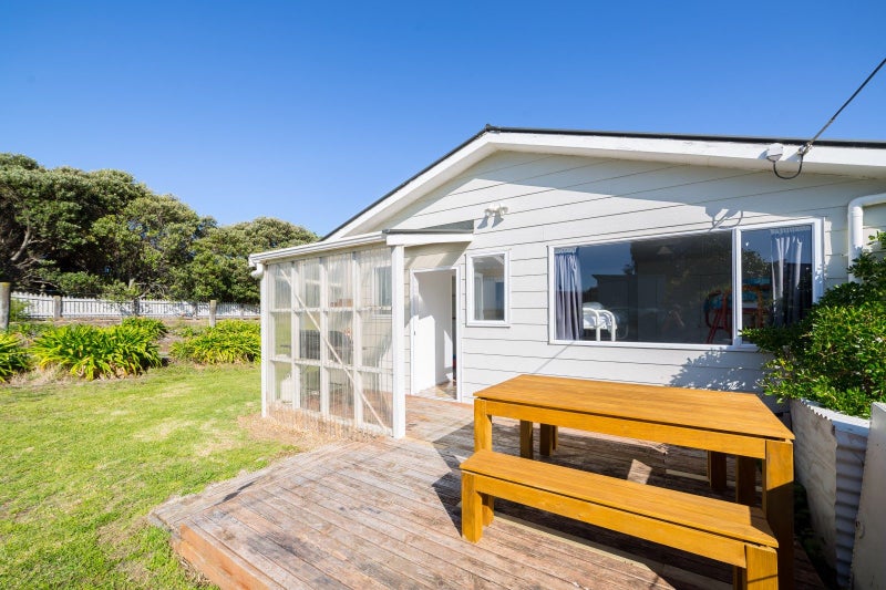 17 Jetty Road, Castlepoint, Tīnui - Carousel 13