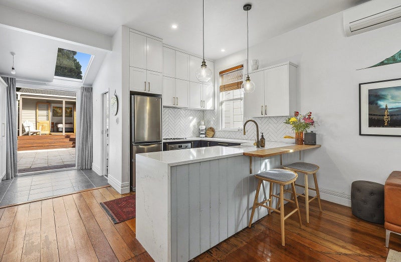 63 Herald Street, Berhampore, Wellington - Carousel 1