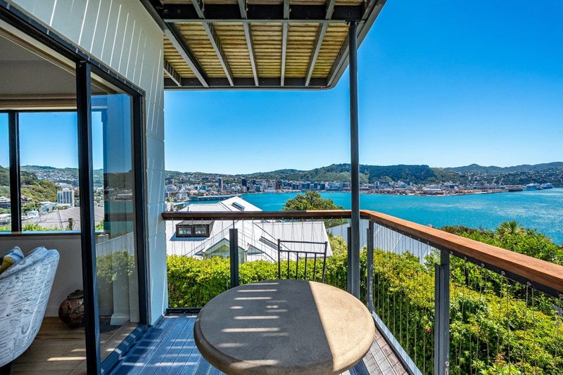 40B The Crescent, Roseneath, Wellington - Carousel 1