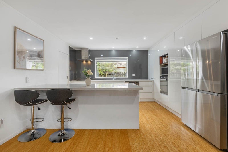 14 Tonson Place, Weymouth, Auckland - Carousel 2