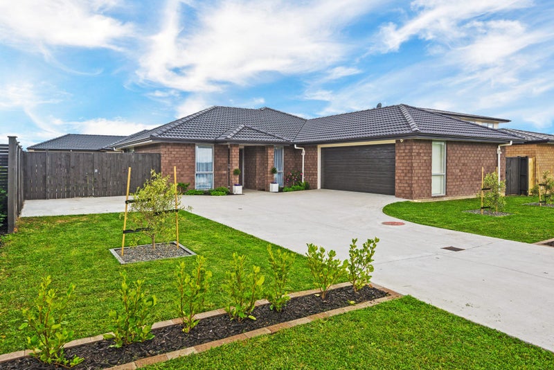 12 Weatherly Drive, Beachlands, Auckland - Carousel 1