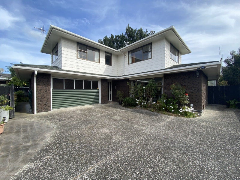 8A Caulfield Place, Awapuni, Palmerston North - Carousel 12