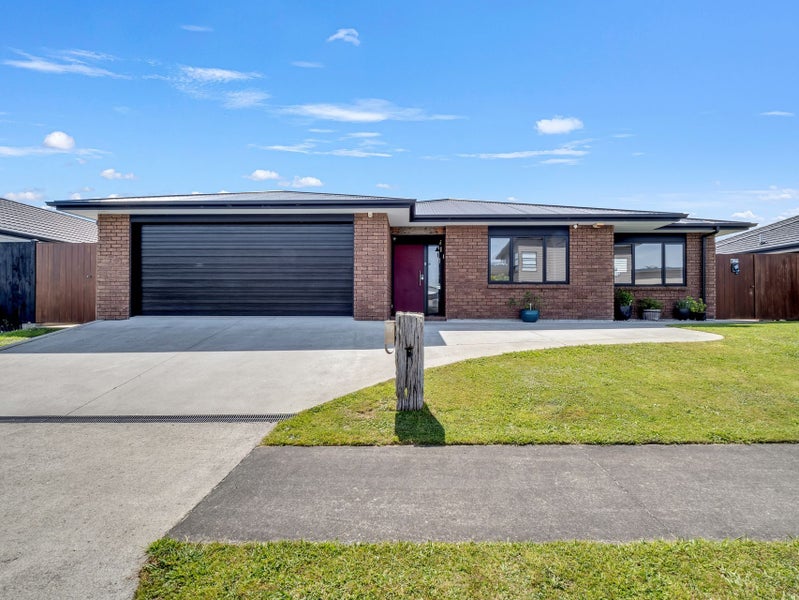 27 Balrickard Way, Milson, Palmerston North - Carousel 1
