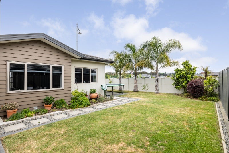60 Kapiti Drive, Poraiti, Napier - Carousel 17